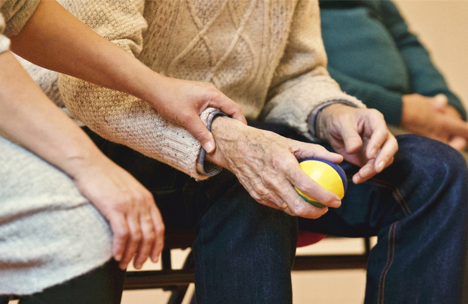 2030 年的醫(yī)療保健：智能馬桶、機器人和數(shù)字化